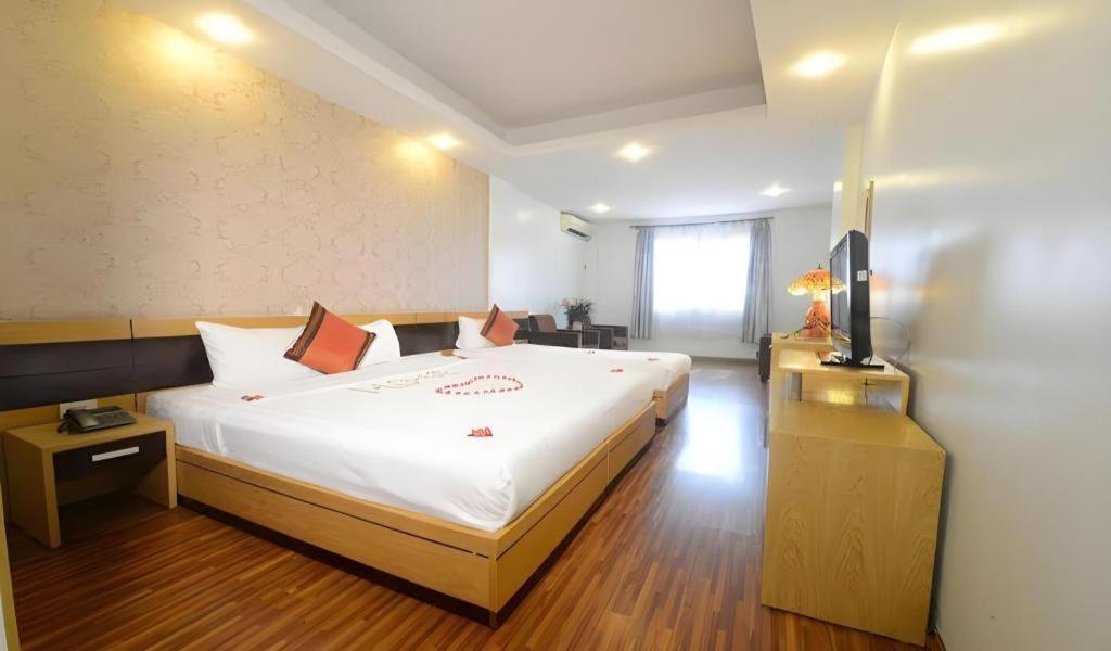 Serenity 2 Hotel